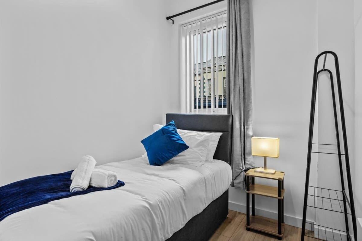 Modern 2 Bedroom In East Village *