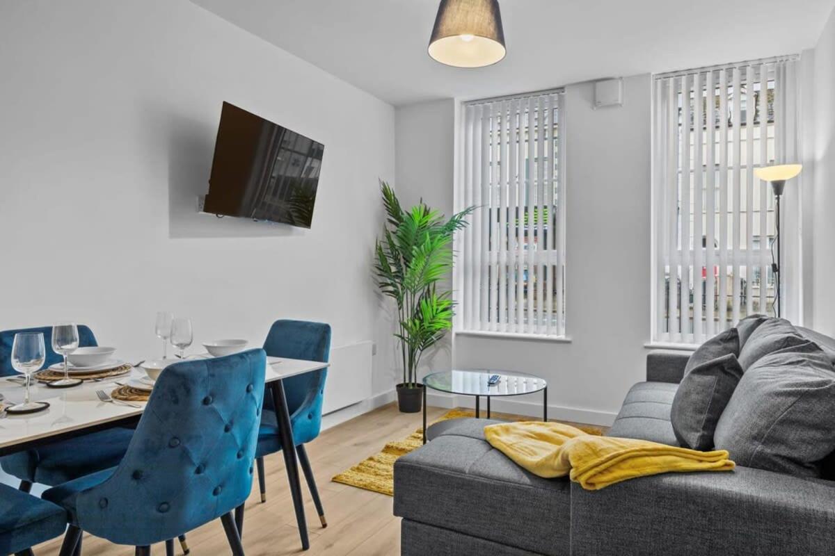 Modern 2 Bedroom In East Village Belfast
