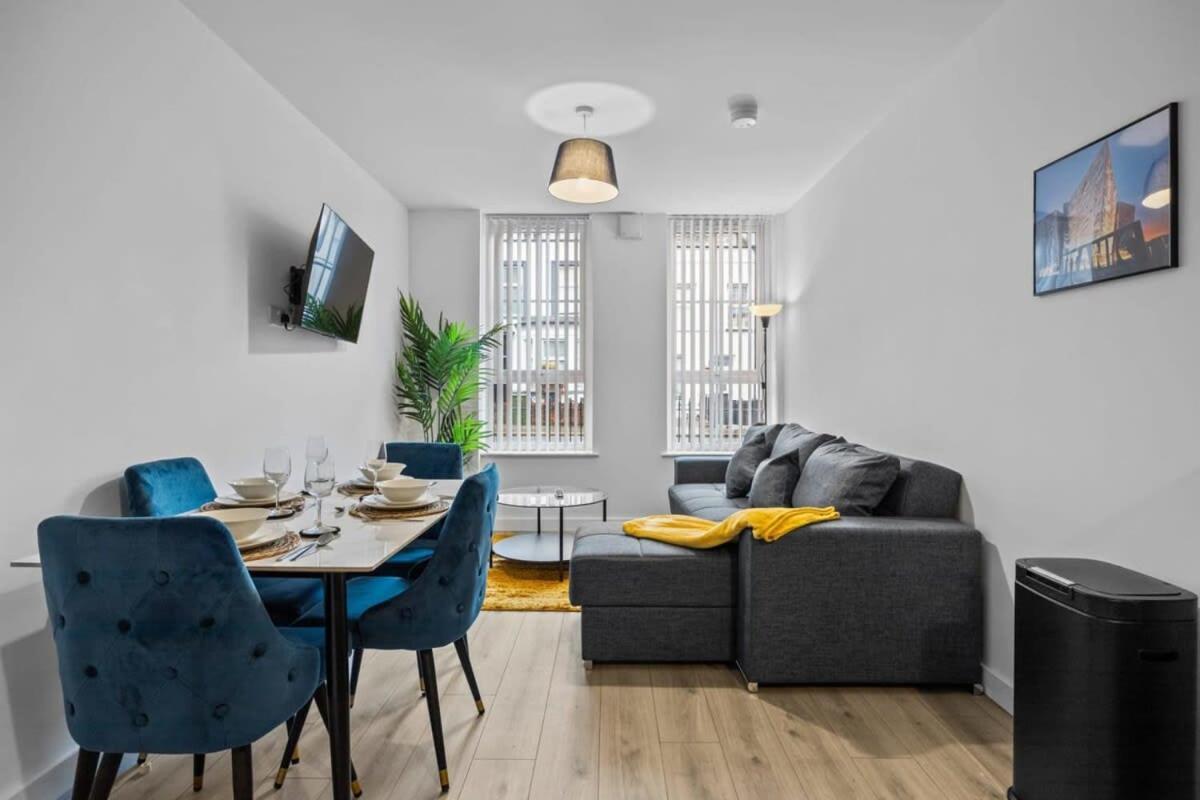 Modern 2 Bedroom In East Village
